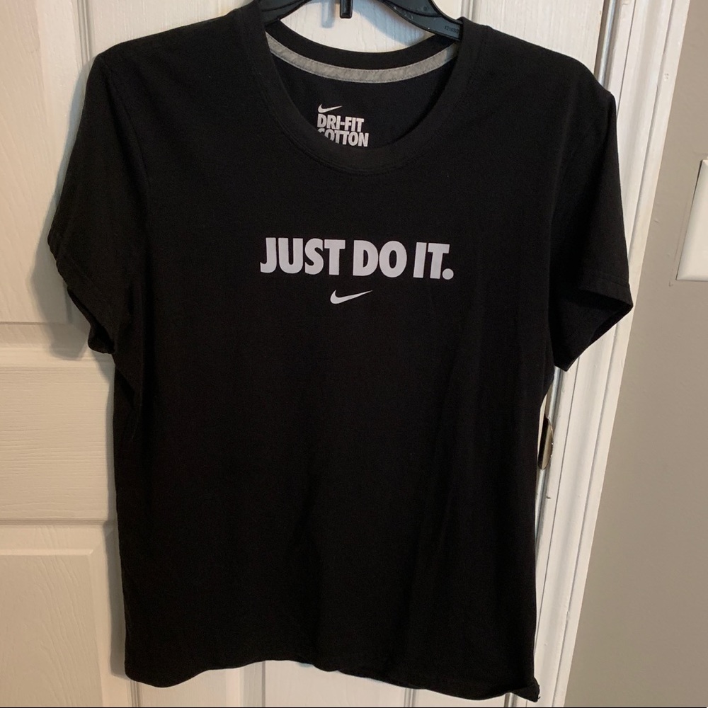 Nike short sleeve tee!